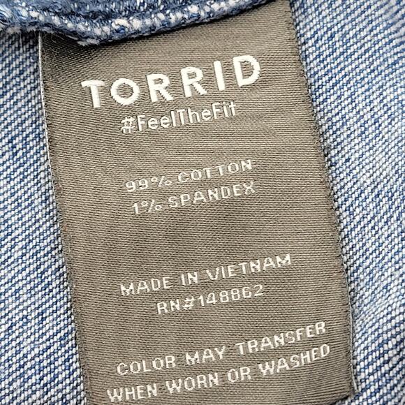 Torrid Denim Jacket Blue Mid Wash Size 4 Standard 4X Button - Picture 8 of 9